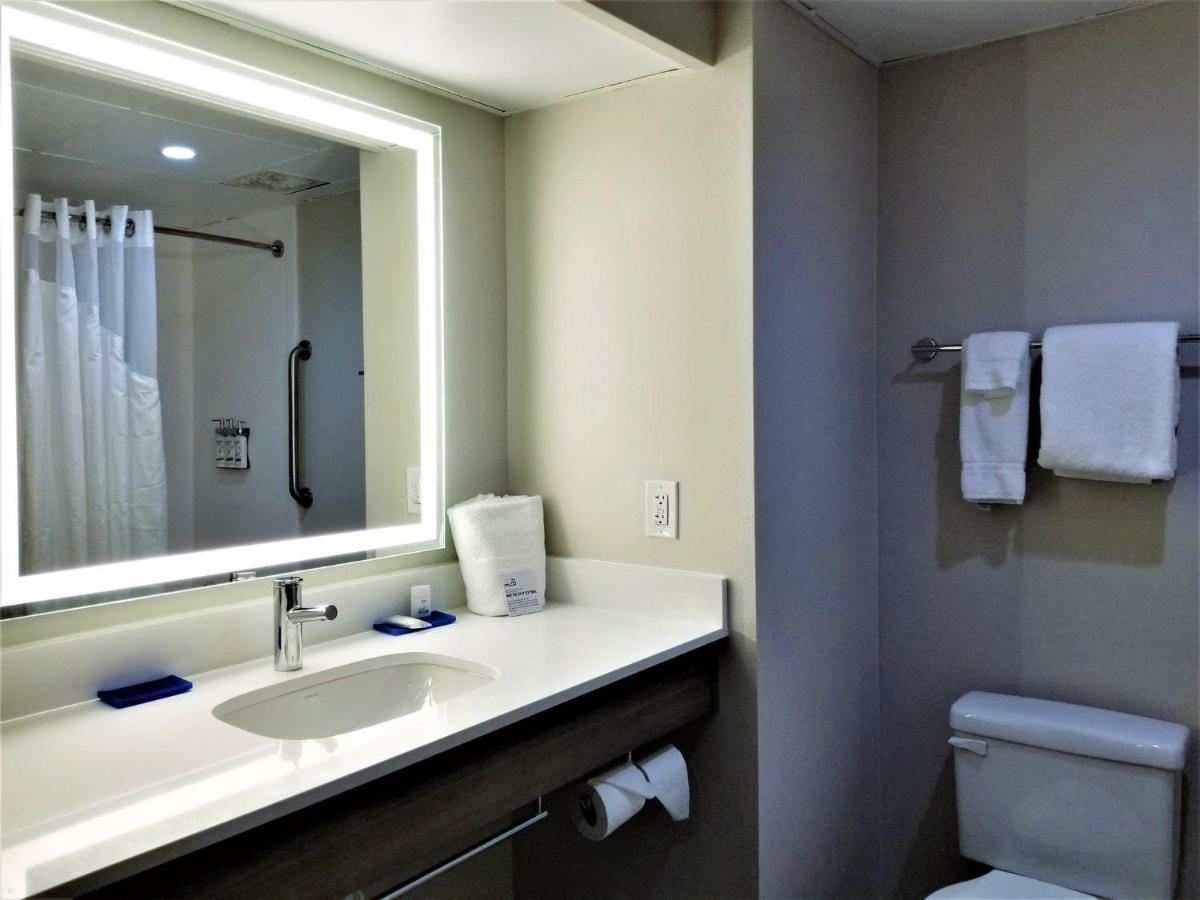 Holiday Inn Express Apex - Raleigh By Ihg Eksteriør billede
