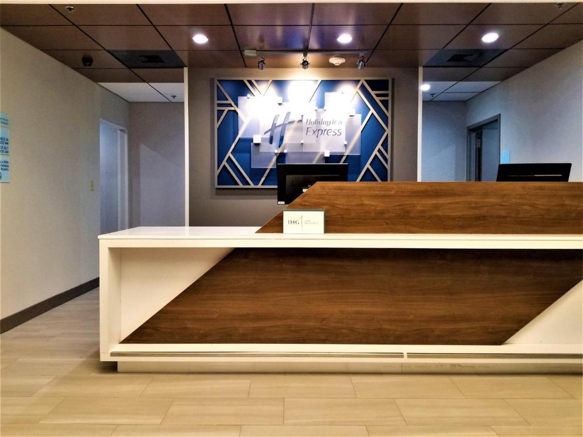 Holiday Inn Express Apex - Raleigh By Ihg Eksteriør billede