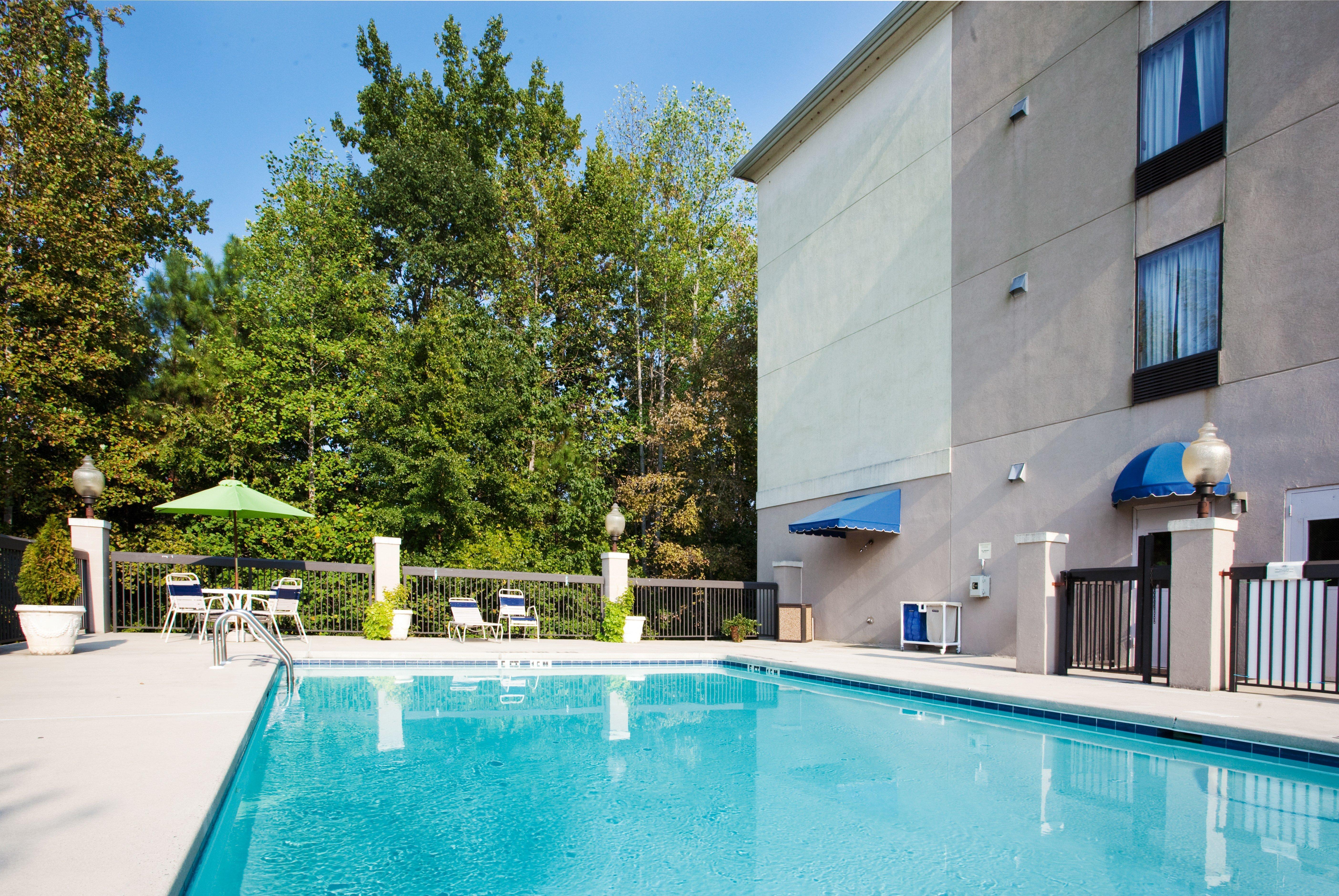 Holiday Inn Express Apex - Raleigh By Ihg Eksteriør billede